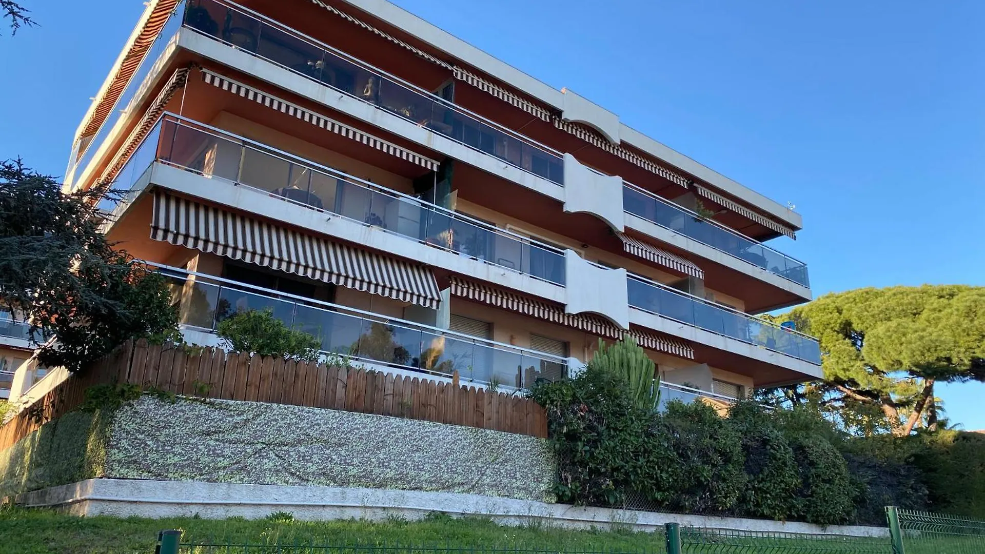 Apartment Appartement Lumineux Et Climatise, Face Au Parc Prive Et A 10 Mins De La Plage Cagnes-sur-Mer France