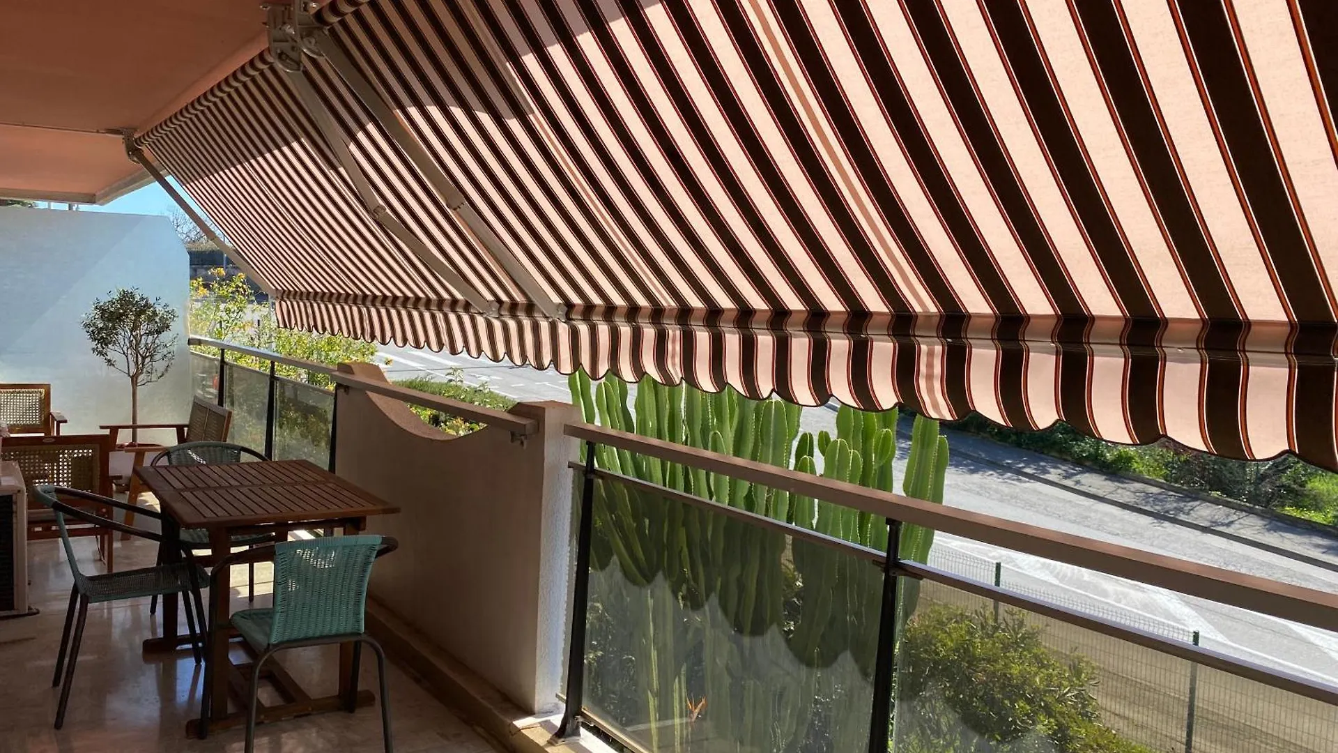 Appartement Lumineux Et Climatise, Face Au Parc Prive Et A 10 Mins De La Plage Cagnes-sur-Mer 0*,
