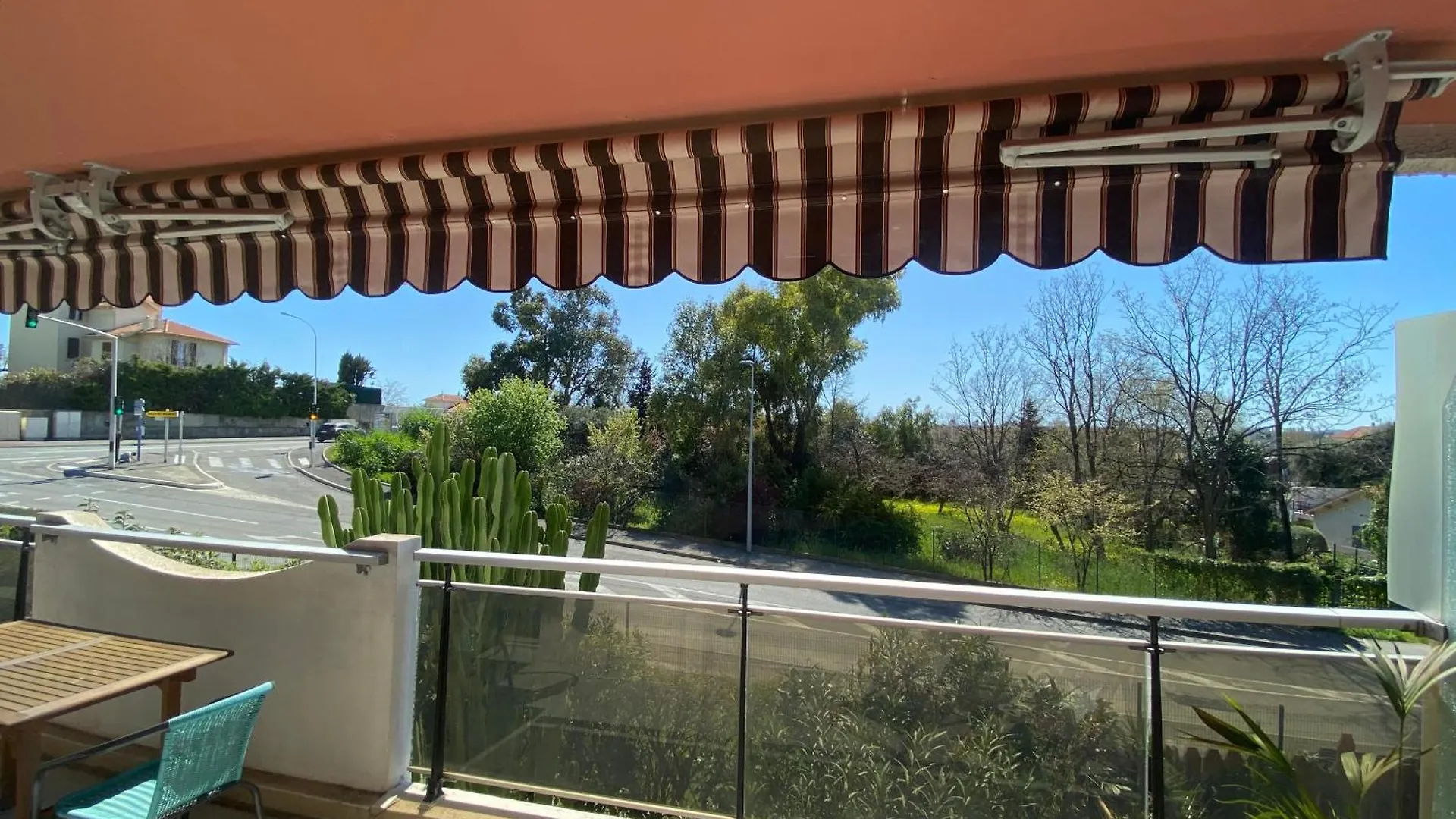 Apartment Appartement Lumineux Et Climatise, Face Au Parc Prive Et A 10 Mins De La Plage Cagnes-sur-Mer