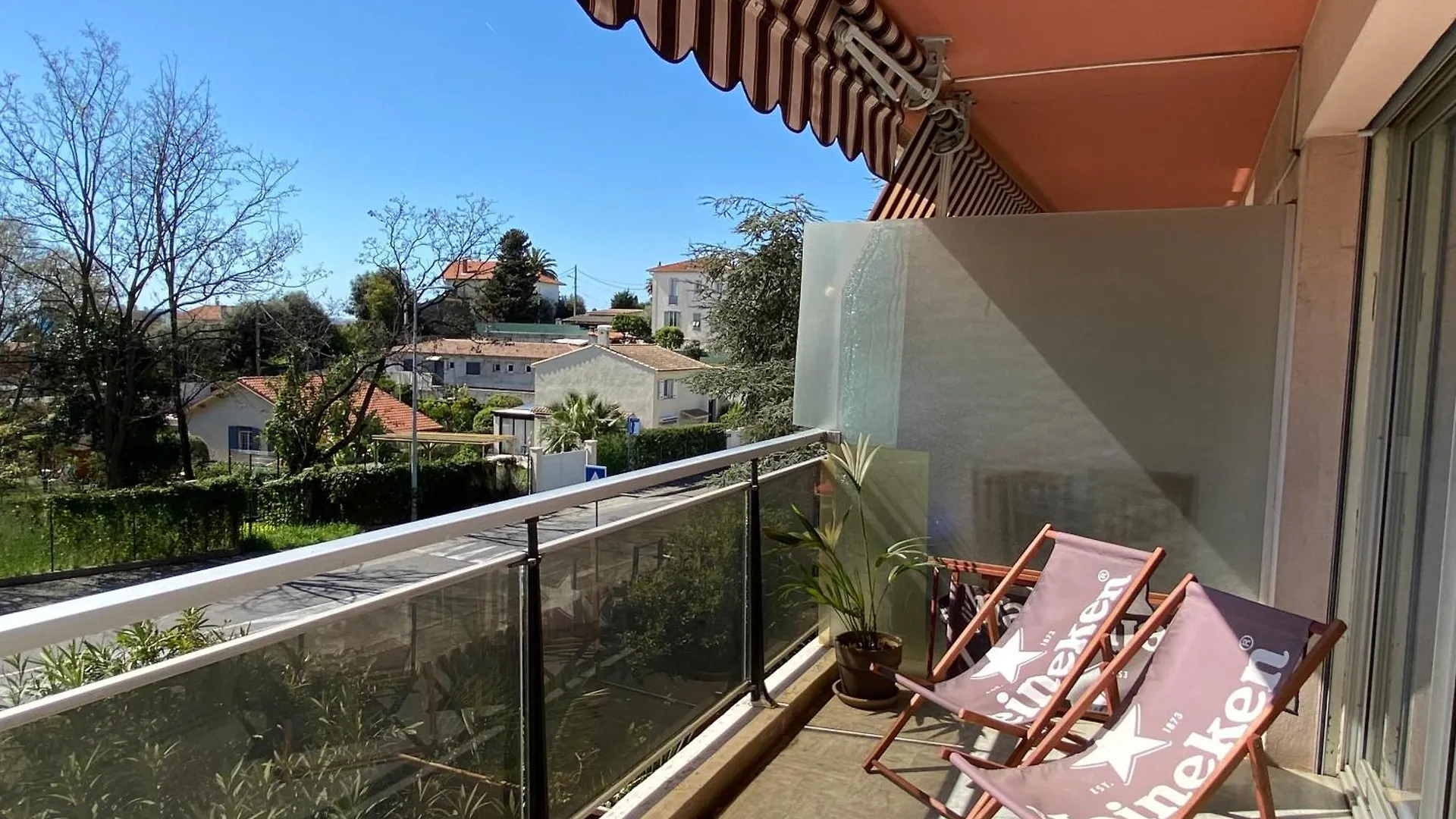 Appartement Lumineux Et Climatise, Face Au Parc Prive Et A 10 Mins De La Plage Cagnes-sur-Mer Apartment