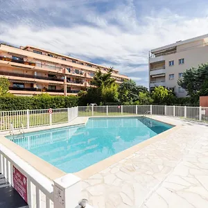 Pretty Swimming Pool And Sea Appartement