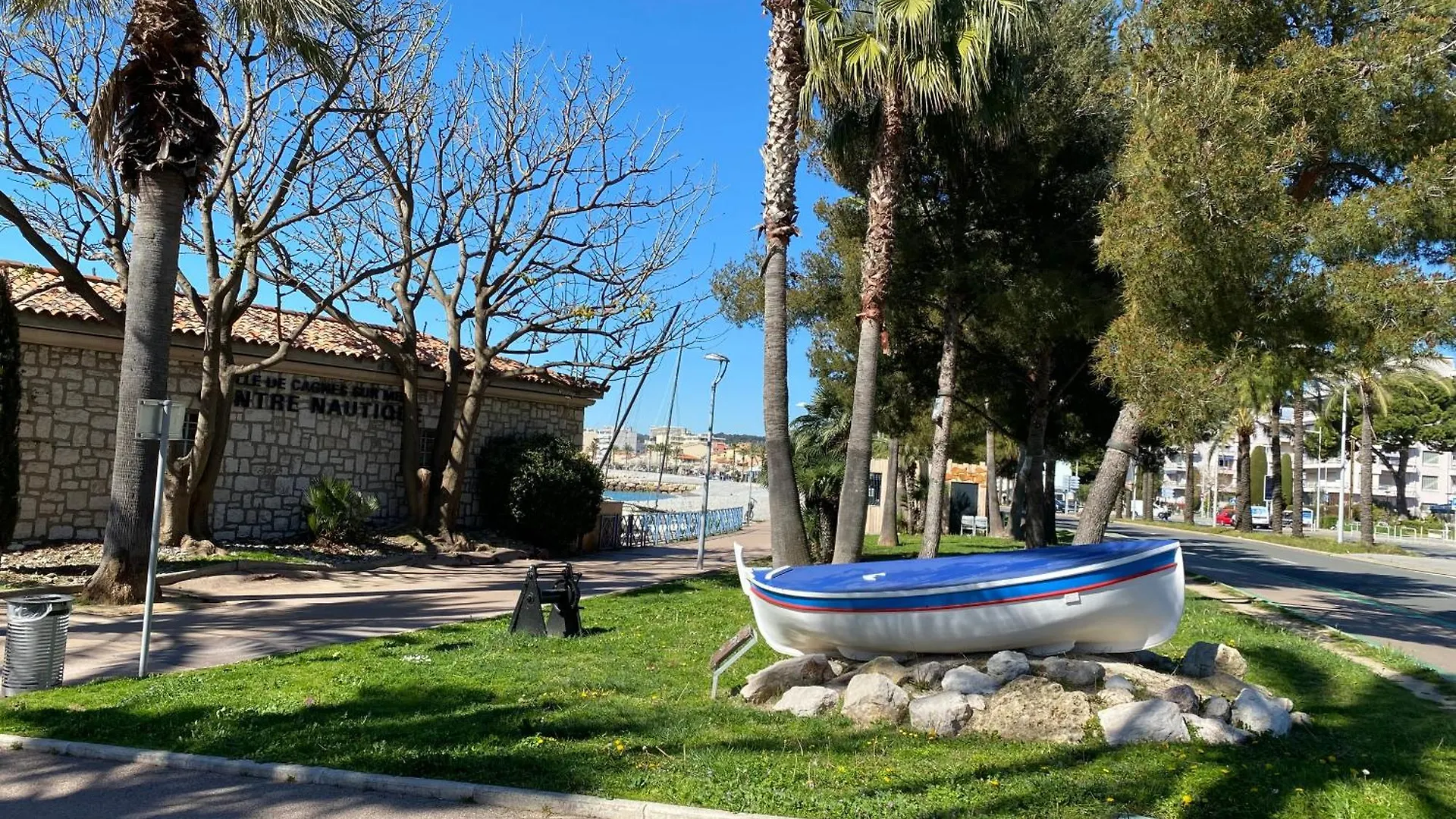 Appartement Lumineux Et Climatise, Face Au Parc Prive Et A 10 Mins De La Plage Cagnes-sur-Mer 0*,